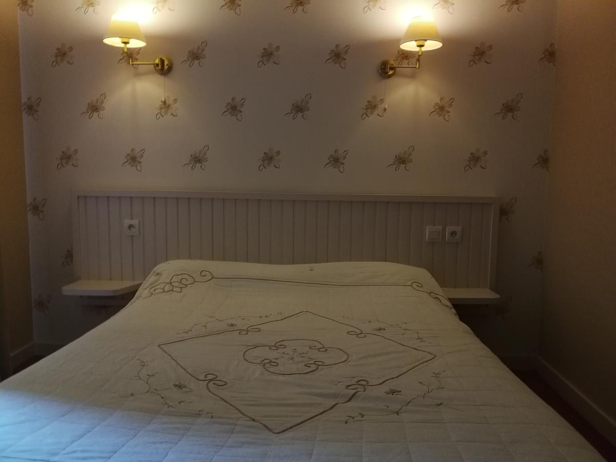 Le Relais De L'Argoat Hotell Belle-Isle-en-Terre Exteriör bild